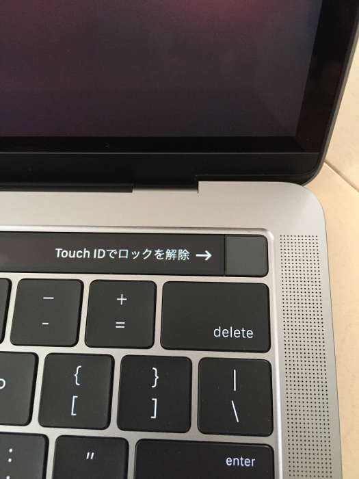 MacBook Pro 2016 13インチ Touch Bar搭載モデル使用感レビュー